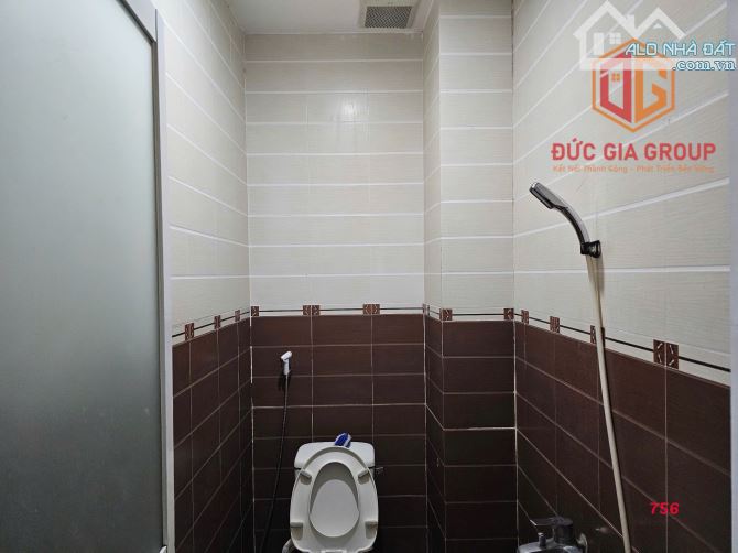 Bán khách sạn 1 trệt 5 lầu 1 sẹc đường Võ Thị Sáu, P.Thống Nhất giá 19 tỷ - 5