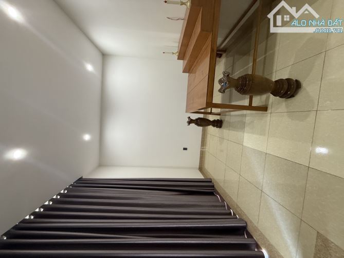 🎉🎉CHÍNH CHỦ GỞI BÁN HOT-HOT NHÀ 3 TẦNG CỨNG NGẮT TRUNG NGHĨA 9, VỊ TRÍ SÁT LÔ GÓC - 5