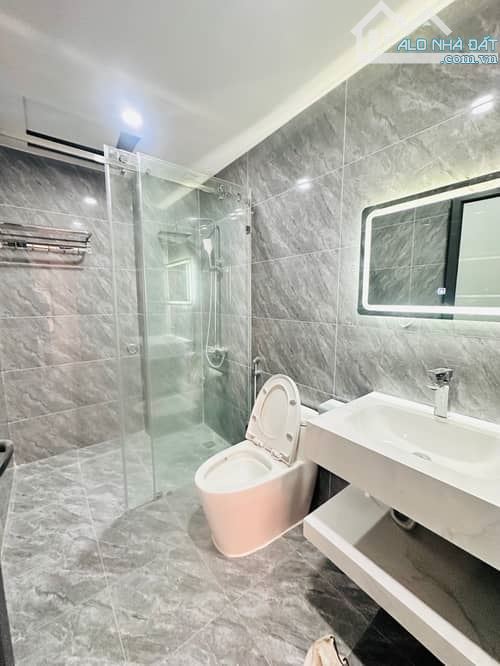 SIÊU PHẨM THANH XUÂN -PHÂN LÔ BÀN CỜ Ô TÔ 7 CHỖ QUA - DT 48M X 8 TẦNG THANG MÁY  - MT 5,5M - 5