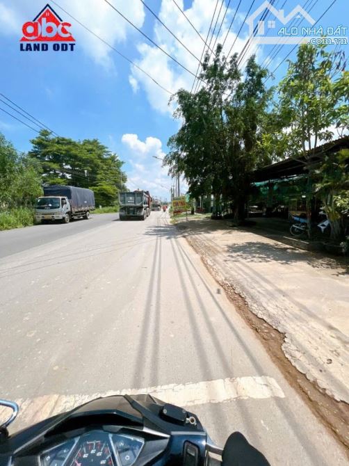 HN098(XT300) Hạ từ 82trieu còn 70trieu.  Cho thuê xưởng Tổng Khuôn Viên 2200m2 Có Bình Điệ - 5