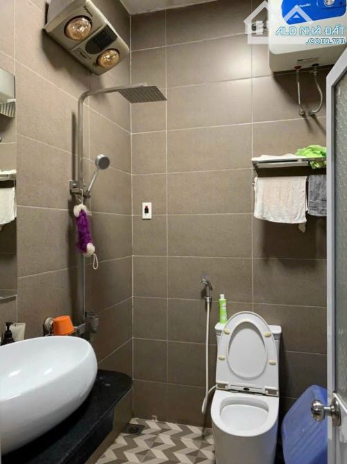 Bán nhà 3 tầng chắc chắn sạch sẽ mặt phố nguyễn đình chiểu, hải dương - 5