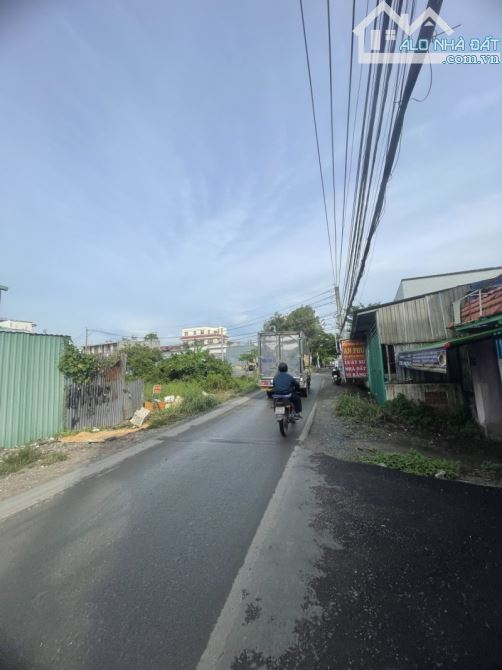 chủ gửi bán lô đất làm kho xưởng- xây trọ - 1000m2- gần đường lộ trần văn giàu- bình chánh - 5