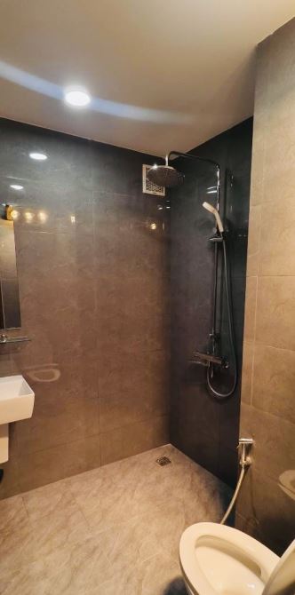 MẶT PHỐ NGUYỄN CÔNG HOAN- LÔ GÓC - 3 THOÁNG - THANG MÁY - VỪA Ở VỪA KD - SỔ VUÔNG ĐẸP - 5