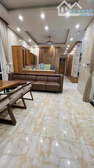 BIỆT THỰ SÂN VƯỜN 1.100M² – MẶT TIỀN ĐƯỜNG – NGÃ TƯ TRUNG CHÁNH – GIÁ CHỈ 20TR/M² - 5