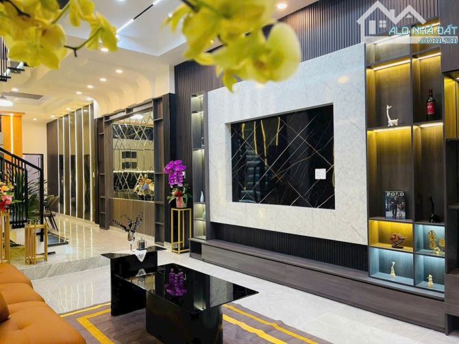 NHÀ MẶT TIỀN ĐƯỜNG LÊ THỊ TÁM 4X31 GIÁ CHỈ NHỈNH 4X TỶ - 5