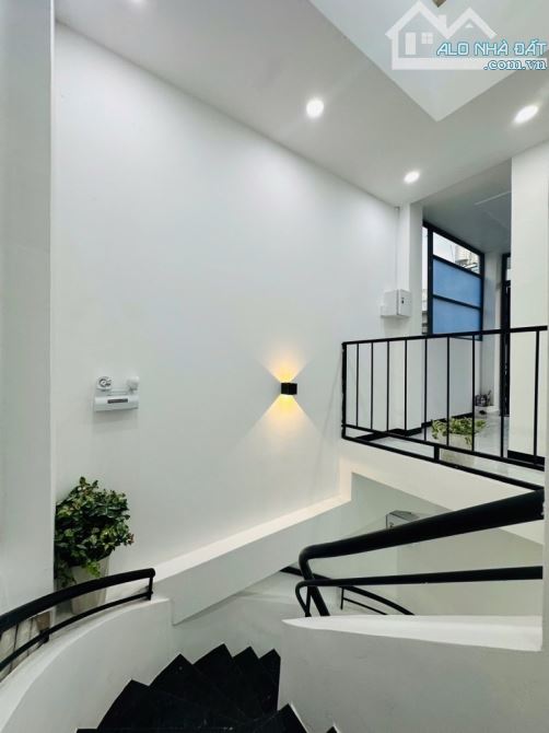 BÁN CHDV 3 TẦNG, 6M x 21M, HẺM XE HƠI, 18 PHÒNG DÒNG TIỀN 70TR/THÁNG, LÊ VĂN THỌ, 15.X TỶ - 5