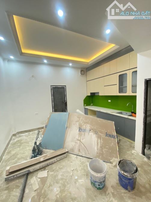 NHÀ 4 TẦNG FULL NỘI THẤT -VF3  Ô TÔ NHỎ ĐỖ CỬA - 10M Ô TÔ ĐỖ - 5