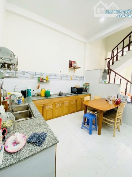 Nhà 3 tầng đường THẠNH XUÂN 22, phường THẠNH XUÂN, Q12, dt 61,2m2 (4mx15,3m), Hẻm 5m - 5