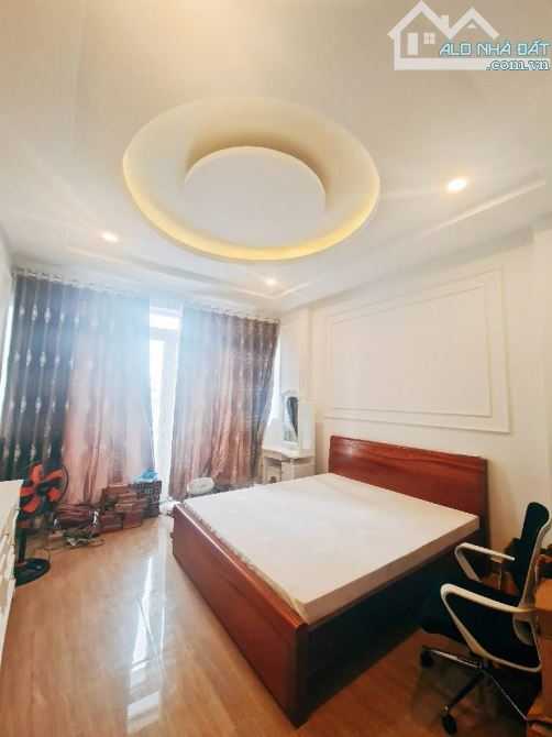XE HƠI NGỦ TRONG NHÀ - 68M2 - 4 TẦNG - NGUYỄN HỮU TIẾN - TÂN PHÚ - GIÁ NHỈNH 8.X TỶ - 5