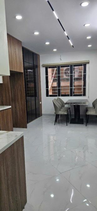 BÁN NHÀ XUÂN THỦY 35m MT 3,5m NGÕ THÔNG KINH DOANH  6 TẦNG 10 TỶ - 5