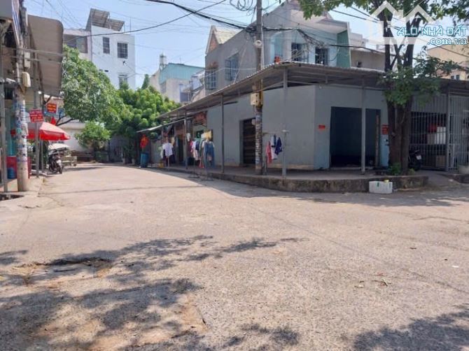 Đất THỔ CƯ đường BÙI VĂN NGỮ phường HIỆP THÀNH, Q12, dt 176,9m2(8,9m x 21m),đường 8m - 5