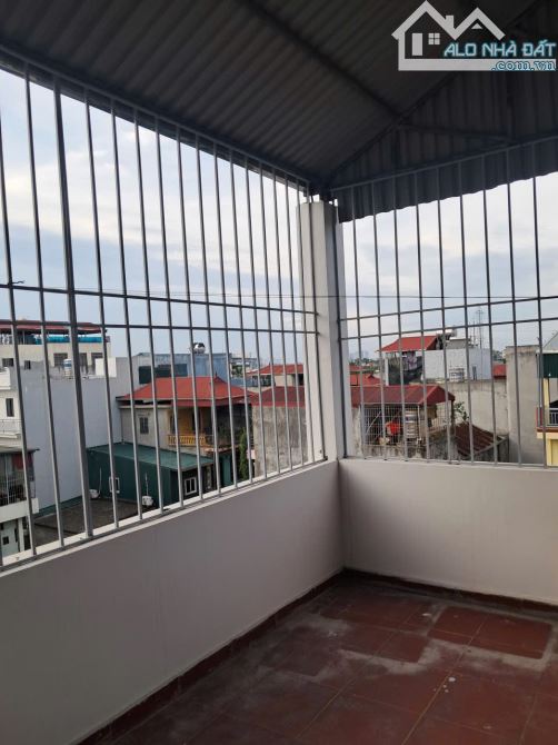 Bán nhà 4 tầng Đông Mỹ, khu trung tâm, ô tô đỗ cổng, 55m2, giá 5.45 tỷ - 5
