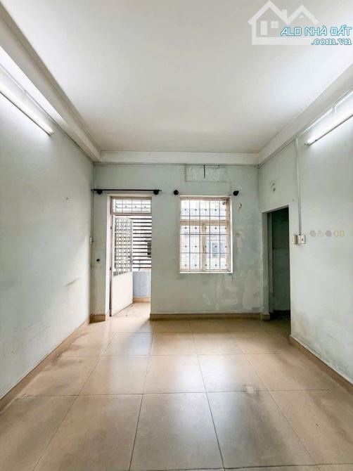 P.NHUẬN SÁT PHAN XÍCH LONG - NHỈNH 8 TỶ - 70M2 (4x16) N.HẬU 6M - 6PN - 5