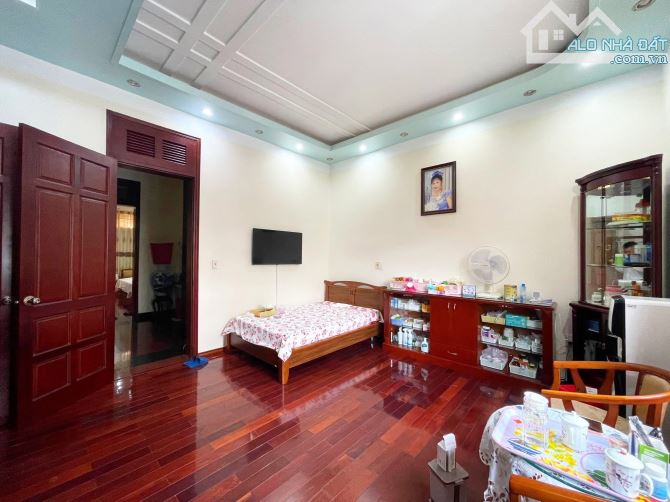 Biệt Thự 119m x 4 tầng Thang Máy Lô 16 Lê Hồng Phong. Giá 15.5 tỷ - 6