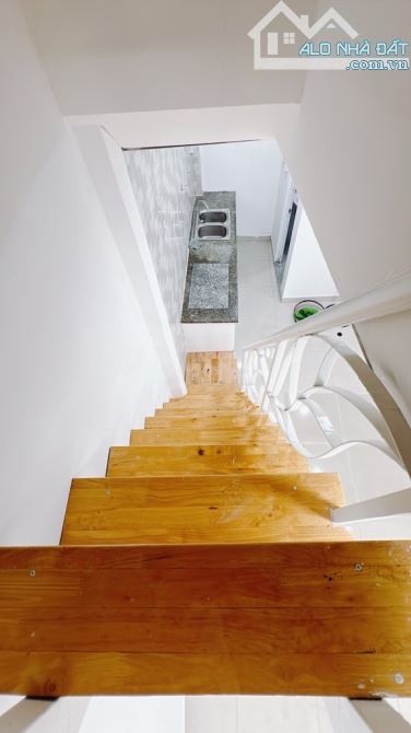 NHÀ 2 TẦNG TẠI TÔN ĐẢN F15 - CÁCH HXH 100m - HẺM 3m THÔNG THOÁNG SẠCH SẼ - 6