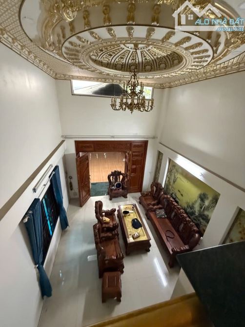 Biệt Thự 4 tầng Mặt tiền đường HIỆP THÀNH 13 phường HT Q12 dt 333m2 (6,9mx49m) Đường 12m - 6