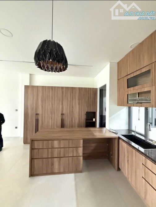 NHÀ ĐẸP 4 TẦNG ĐƯỜNG PHAN ĐĂNG LƯU - ĐỐI DIỆN HOA VIÊN KHU METRO.DT 5x20m - - 6