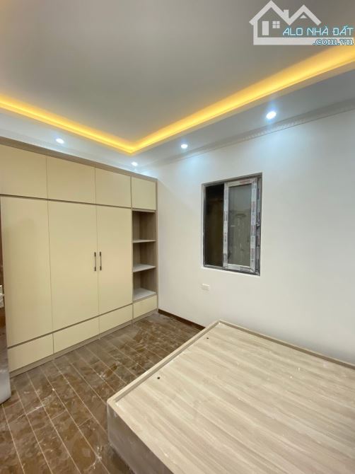 NHÀ 4 TẦNG FULL NỘI THẤT -VF3  Ô TÔ NHỎ ĐỖ CỬA - 10M Ô TÔ ĐỖ - 6