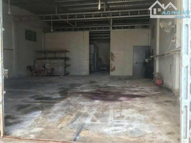 Cho thuê Kho 200 m2 hẻm Hoàng Quốc Việt 6,5 triệu - 6