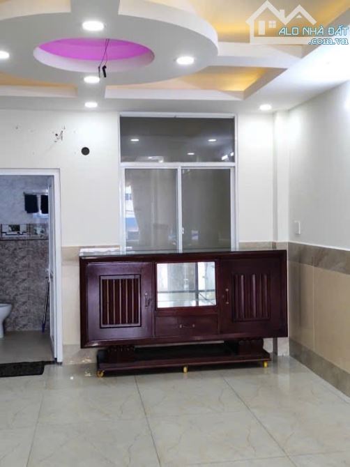 NHÀ 5 tầng MẶT TIỀN Đường THỚI AN 03, phường THỚI AN, Q12, DT 65m2 , đường 10m - 6