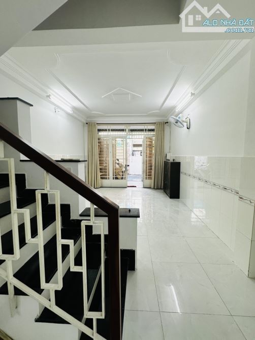 Dương Quảng Hàm - Gò Vấp - 48m2 - 2 Tầng - 6.xx tỷ - Hẻm Ôtô - Hoàn công - SHR - 6