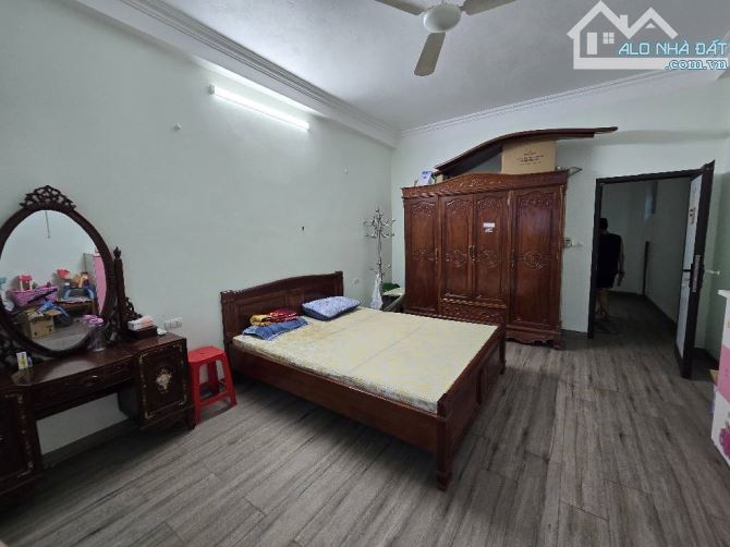 NHÀ ĐẸP HÀ TRÌ - HÀ ĐÔNG , NGÕ NÔNG - GẦN PHỐ , FULL NỘI THẤT , 38M2 - 4 TẦNG - GIÁ 6.8 TỶ - 6
