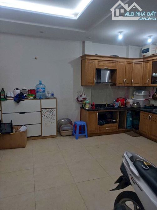 HƠN 7 TỶ CÓ NHÀ ĐẸP 2 THOÁNG-MT RỘNG-Ở NGAY -NGÕ NÔNG- GẦN PHỐ YÊN HOÀ-CẦU GIẤY -DT 36 m - 6
