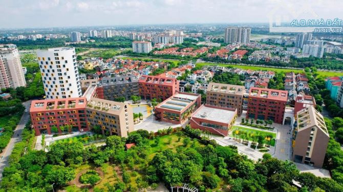 TĐC PHƯỜNG VIỆT HƯNG - 40M2 - VỈA HÈ 2 BÊN - Ô TÔ ĐỖ ĐẦY ĐƯỜNG - 6