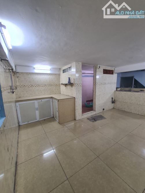 🏠 BÁN NHÀ CHUNG CƯ LẦU 1 – MẶT TIỀN ĐƯỜNG NGUYỄN TRÃI, QUẬN 5  📐 Diện tích: 4m x 21m - 6