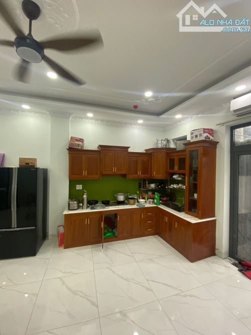 BÁN NHÀ MẶT TIỀN 326M2 - 6 TẦNG THANG MÁY - DÒNG TIỀN 65TR/T - ĐƯỜNG TÂY HÒA, PL A - 6