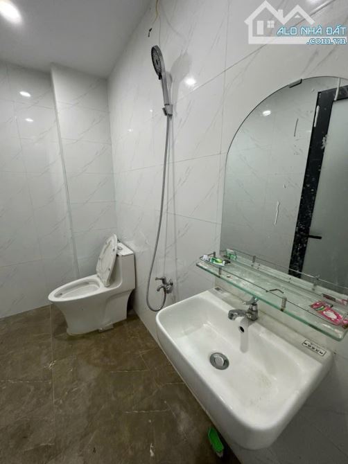 PHAI 6 💖💖Em cần bán căn nhà hẻm oto cách đường lê hồng phong chỉ 80 mét💖💖  ♻️Nhà 2 mặt - 6