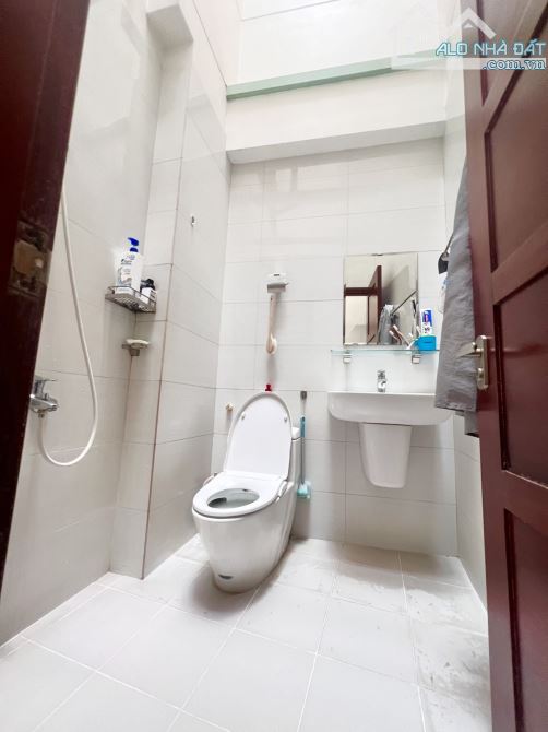 Giảm 4 TỶ BÁN GẤP nhà Hẻm xe hơi Khu Bàu Cát Đ, Phạm Phú Thứ 82m2 5❌17m 5 Tầng còn 11.2 tỷ - 7