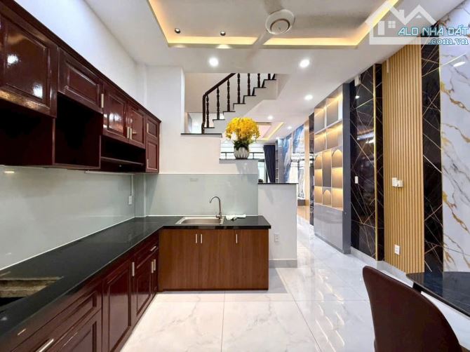 NHÀ ĐẸP TÔ NGỌC VÂN – THẠNH XUÂN 24 – 3 TẦNG – ĐƯỜNG Ô TÔ THÔNG – CHỈ 5.32 TỶ - 7