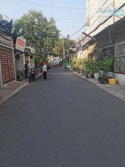 💥 Nhà 2 tầng mặt tiền180,2m2 Trung Chánh Hóc Môn.Dt 6m-6,4m*30m💰11, 5tỷ - 7
