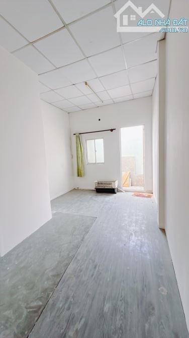 NHÀ 2 TẦNG TẠI TÔN ĐẢN F15 - CÁCH HXH 100m - HẺM 3m THÔNG THOÁNG SẠCH SẼ - 7