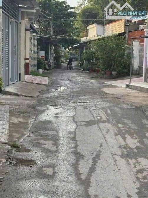 Ngay Vòng Xoay Thị Trấn Hóc Môn Tài Chính 800 Triệu Có Ngay Căn Nhà C4 DT 48m2 - 7