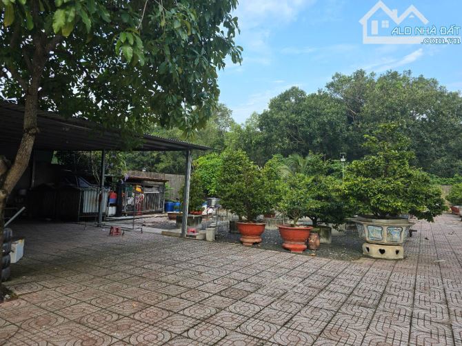 Định Cư Nước Ngoài Bán Nhà Mặt Tiền Ngay Cầu Nhơn Trạch Đồng Nai Dt: 3045m2 -Chỉ 8triệu/m2 - 7