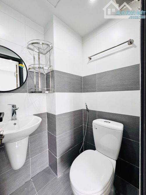 Cho thuê CHDV tiện nghi sang trọng mặt tiền đường giá chỉ 6.1 triệu - 7