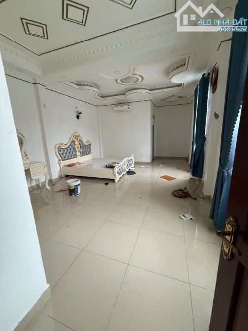 Biệt Thự 4 tầng Mặt tiền đường HIỆP THÀNH 13 phường HT Q12 dt 333m2 (6,9mx49m) Đường 12m - 7