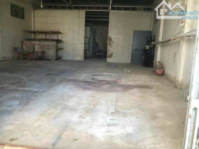Cho thuê Kho 200 m2 hẻm Hoàng Quốc Việt 6,5 triệu - 7