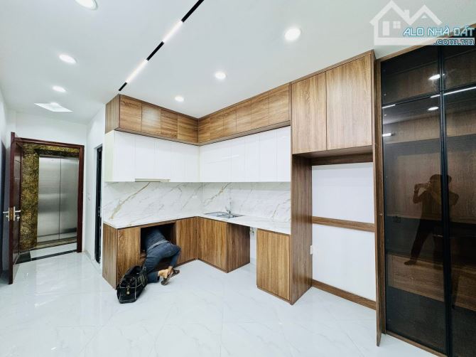BÁN NHÀ XUÂN THUỶ 33m2x6T giá chỉ 10.6 tỷ-GẦN ÔTÔ TRÁNH-NGÕ THÔNG RỘNG NÔNG-THANG MÁY - 7