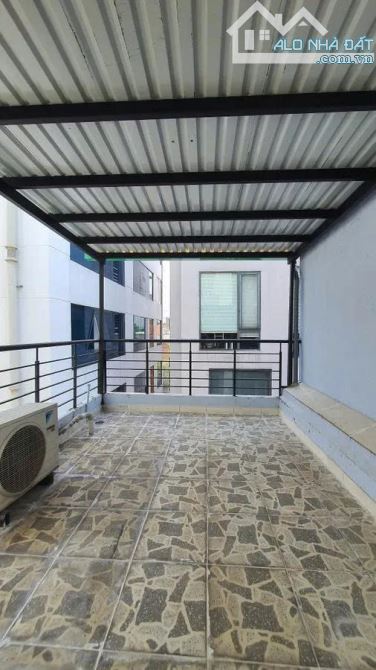 BÁN NHÀ  ĐẸP NGUYỄN VĂN THỦ- QUẬN 1- XE HƠI  NGỦ NHÀ- 62m² (3 x 20.14m)- 5 TẦNG- 26.5 TỶ - 7