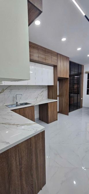 BÁN NHÀ XUÂN THỦY 35m MT 3,5m NGÕ THÔNG KINH DOANH  6 TẦNG 10 TỶ - 7