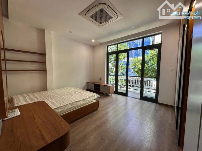 Cho thuê nhà 3 tầng, mặt tiền đường Phan Trọng Tuệ, Hoà Cường Nam, Hải Châu. Giá 25 triệu - 7