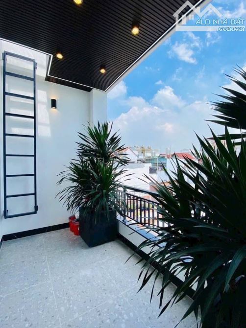 Siêu PHẨM NHÀ CAO TẦNG XÂY THEO PHONG CÁCH HIỆN ĐẠI NGAY TRUNG TÂM THỊ TRẤN HÓC MÔN - 7