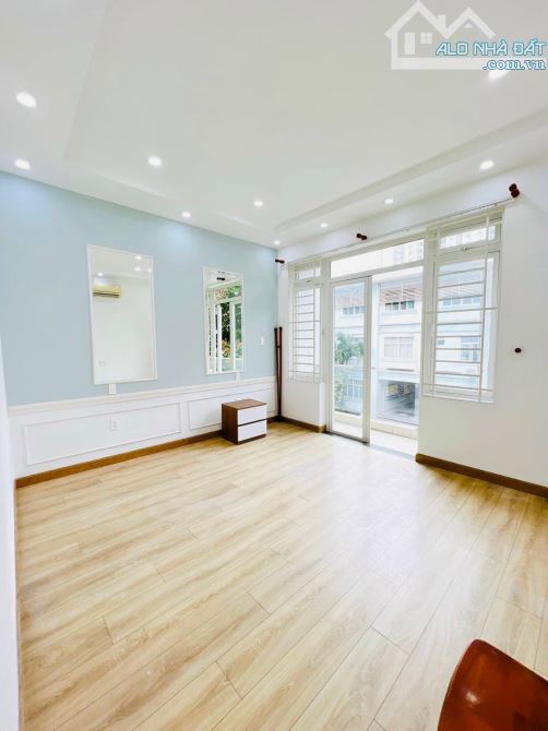 BÁN NHÀ KHU VIP MỚI ĐẸP 4 TẤM BẾN VÂN ĐỒN HẺM XE HƠI GIÁ 15 TỈ DT 4,7*12 HIẾM BÁN KHU NÀY - 7