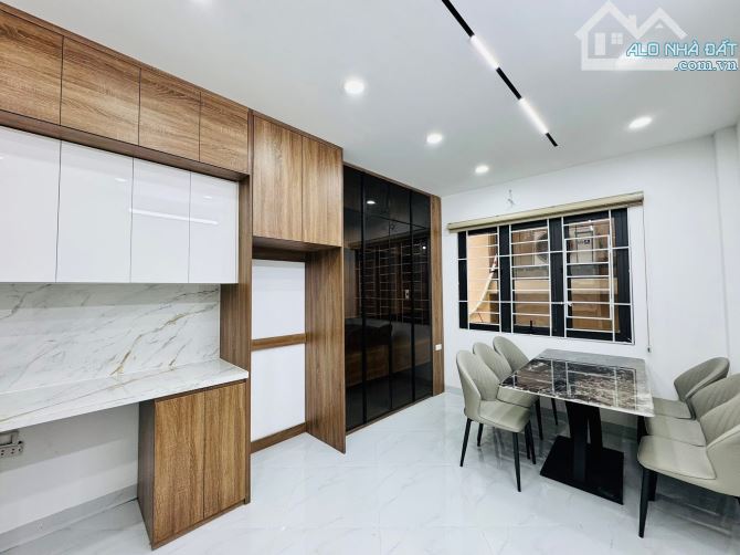 BÁN NHÀ XUÂN THUỶ 33m2x6T giá chỉ 10.6 tỷ-GẦN ÔTÔ TRÁNH-NGÕ THÔNG RỘNG NÔNG-THANG MÁY - 8