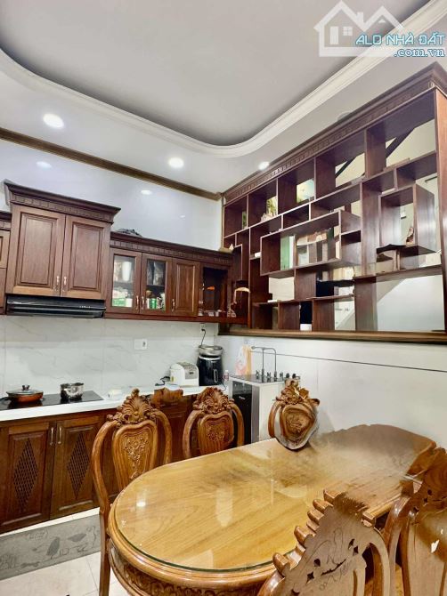 Hẻm kinh doanh 8m thông- 64m2 - 4 tầng thiết bị cao cấp giảm 3 tỷ hơn 6 tỷ tý - 8