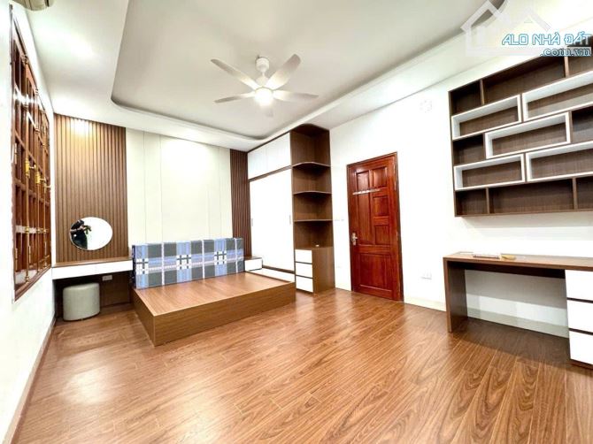 BÁN NHÀ XUÂN ĐỈNH 70m MT 6,5m SIÊU RỘNG  6 TẦNG THANG MÁY Ô TÔ NGỦ TRONG NHÀ  22,5 TỶ - 8