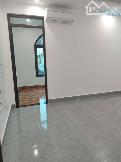 Bán nhà 3,5 tầng xây độc lập, sân cổng riêng tuyến 2 đường Thiên Lôi, dt 67m2 mt 4,1m - 8